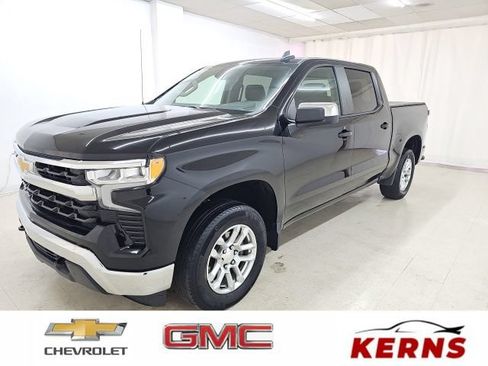 Used 2023 Chevrolet Silverado 1500 LT AWD/4WD image 1