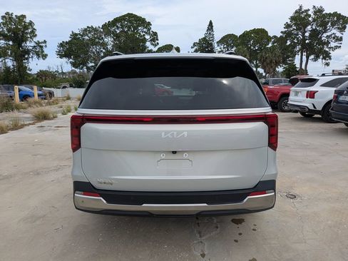 Certified 2025 Kia Carnival SX FWD image 7