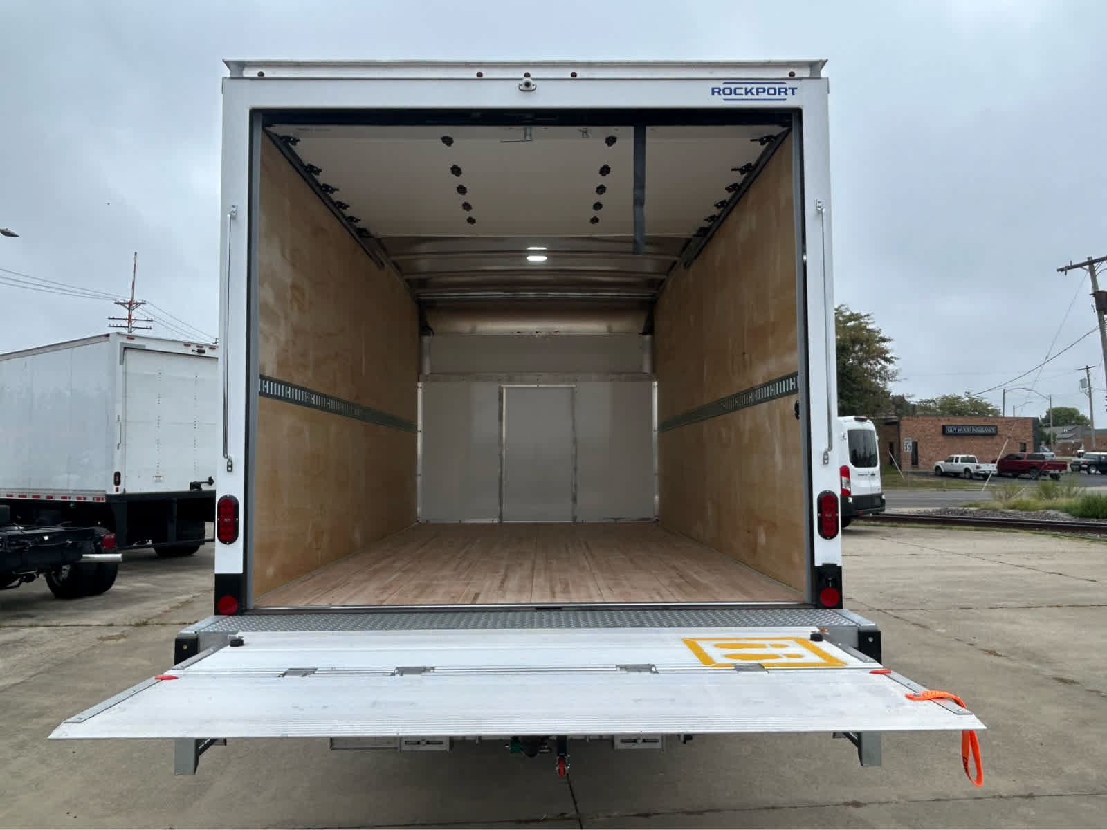 New 2027 Ford E-350 and Econoline 350 Super Duty w/ Power Equipment Group RWD image 6