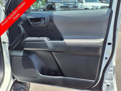 Used 2017 Toyota Tacoma SR AWD/4WD image 11
