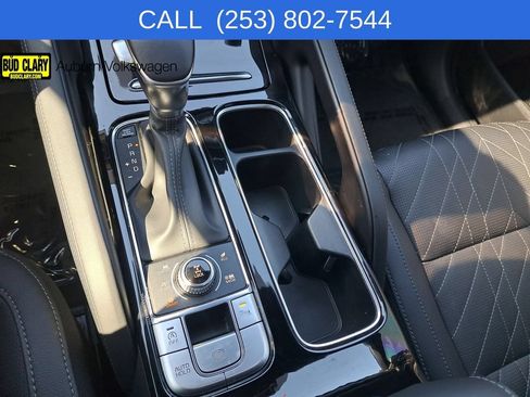 Used 2025 Kia Telluride AWD image 15