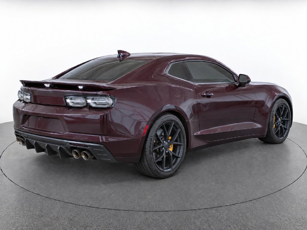 Used 2019 Chevrolet Camaro LT w/ Technology Package RWD image 4