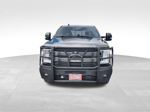 Used 2019 Ford F250 Limited image 2