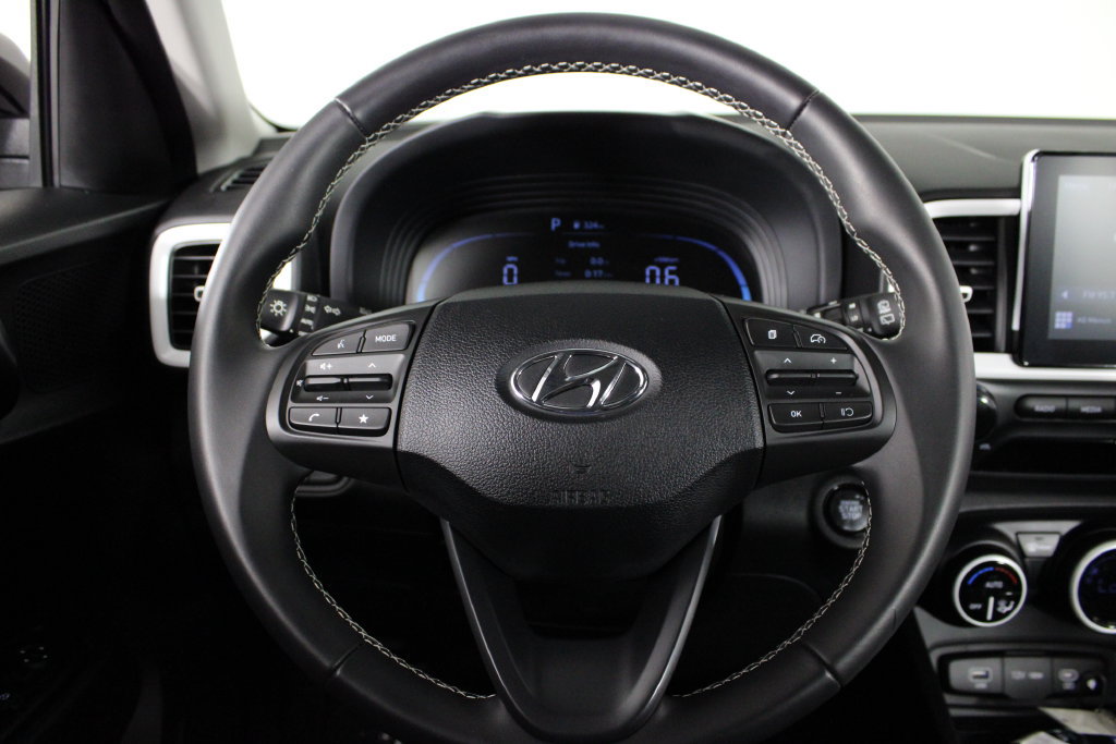 Certified 2026 Hyundai Venue SEL FWD image 10