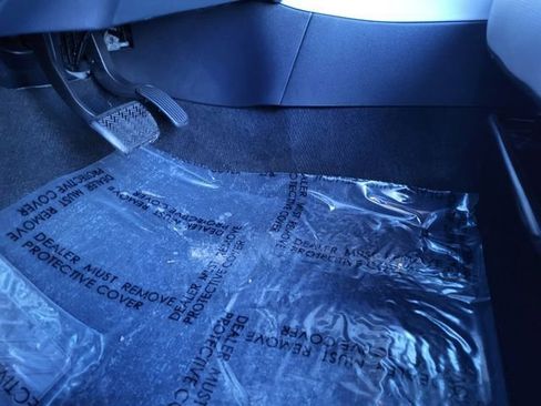 Used 2024 Toyota Corolla Cross LE w/ Moonroof Package image 17