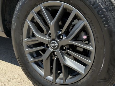 Used 2023 Nissan Rogue S FWD image 11