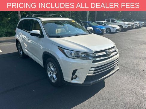 Used 2017 Toyota Highlander Limited Platinum AWD/4WD image 1