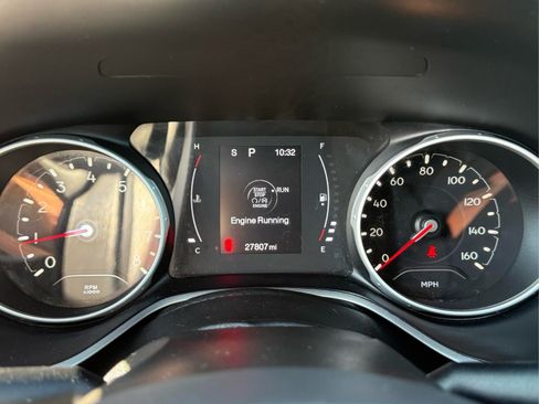 Used 2021 Jeep Compass Latitude FWD image 29