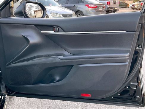 Used 2023 Toyota Camry SE image 21