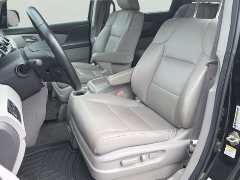 Used 2014 Honda Odyssey Touring Elite image 21