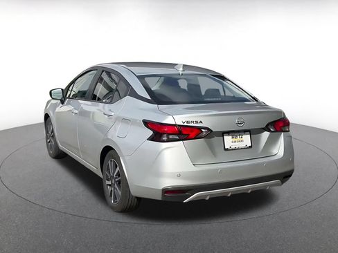 Used 2025 Nissan Versa SV FWD image 10