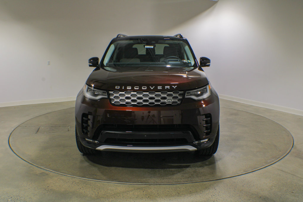New 2026 Land Rover Discovery Limited Edition AWD/4WD image 2