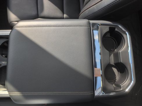 Used 2024 Ford F250 Lariat w/ Tremor Off-Road Package image 29