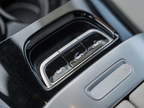 Used 2024 Mercedes-Benz CLE 300 4MATIC Cabriolet image 29