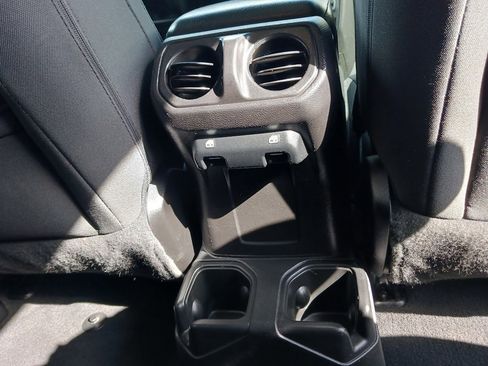 Used 2019 Jeep Wrangler Unlimited Sport S image 16