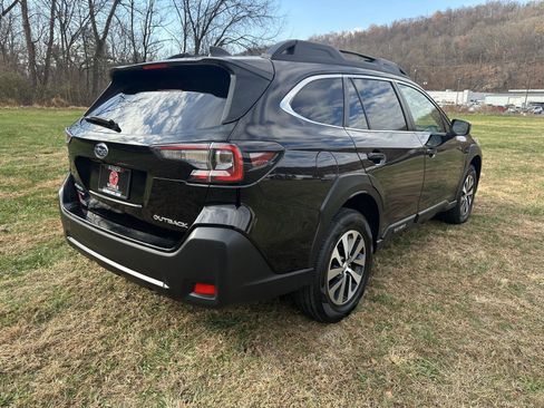 Used 2023 Subaru Outback Premium image 23