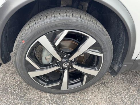 Used 2022 Nissan Rogue Sport SV image 7