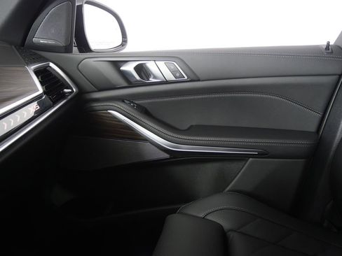 Used 2026 BMW X5 xDrive40i w/ M Sport Package image 23