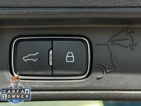 Used 2025 Ford Explorer ST-Line w/ ST-Line Street Pack image 31