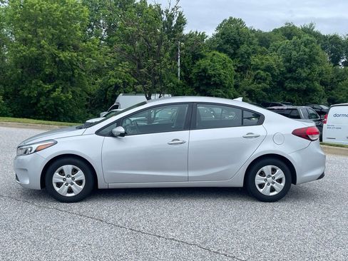 Used 2018 Kia Forte LX w/ LX Rear Camera Package FWD image 8