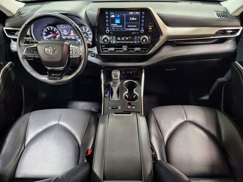 Used 2021 Toyota Highlander XLE image 47