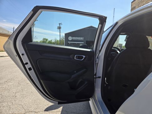 Used 2024 Honda Civic Sport image 6