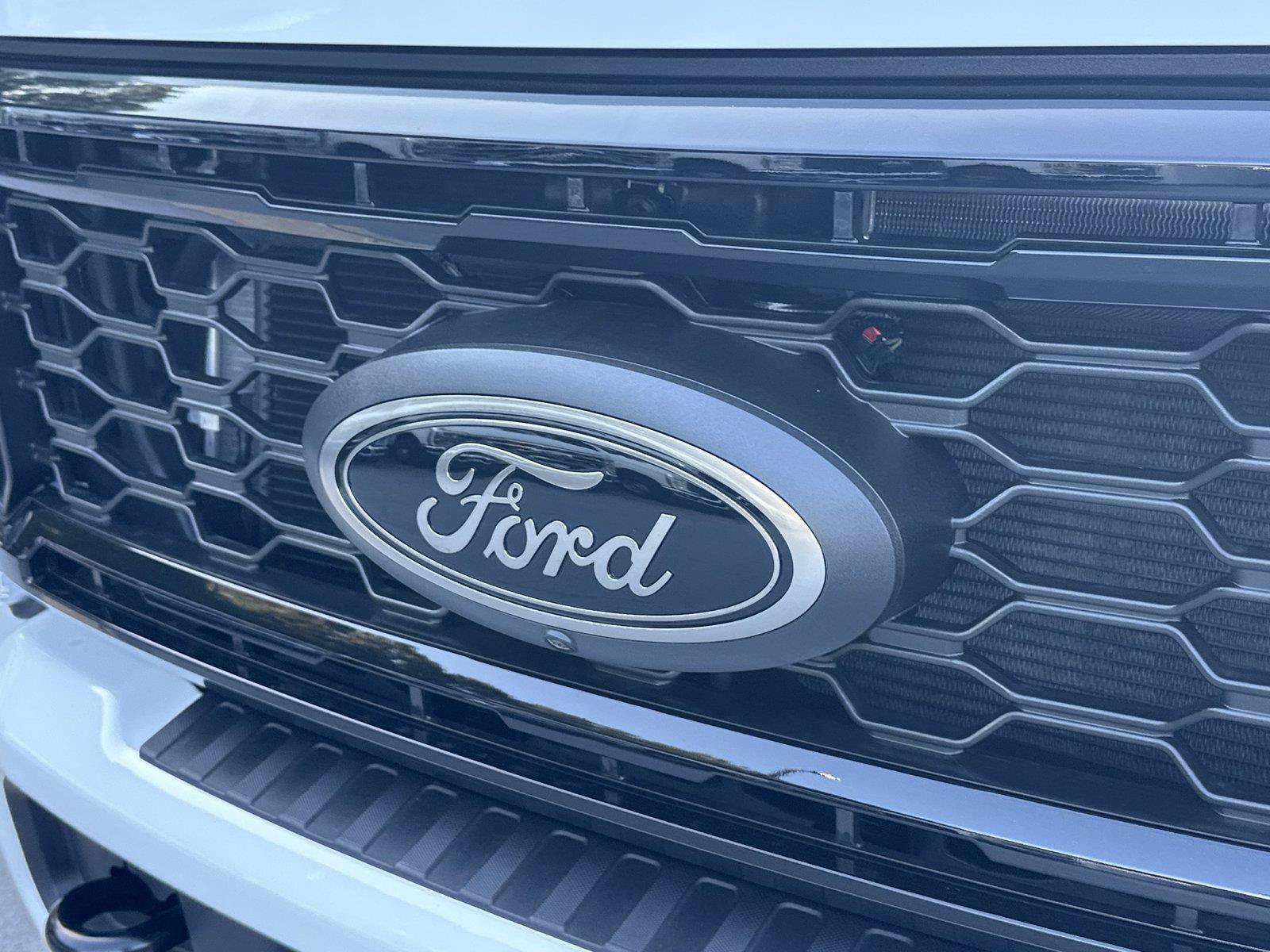 New 2026 Ford F250 Lariat w/ Black Appearance Package AWD/4WD image 16