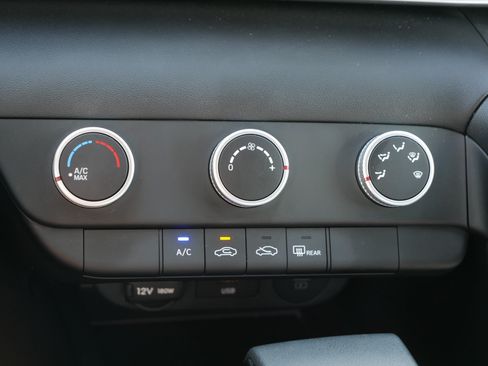 Certified 2025 Hyundai Elantra SE FWD image 23