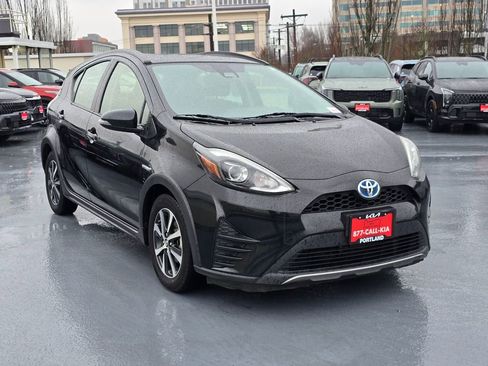 Used 2018 Toyota Prius C Two image 7