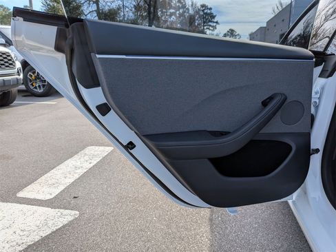 Used 2025 Tesla Model 3 Long Range image 25