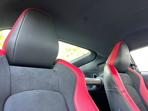 Used 2024 Nissan Z Performance w/ Floor Mat Package image 27