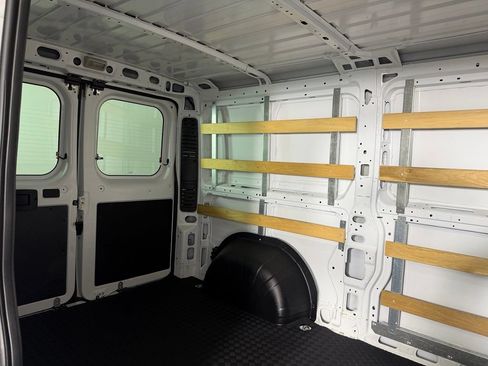 Used 2025 RAM ProMaster 2500 w/ U-Haul Equipment Group FWD image 27