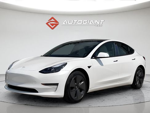 Used 2023 Tesla Model 3 Standard Range RWD image 2