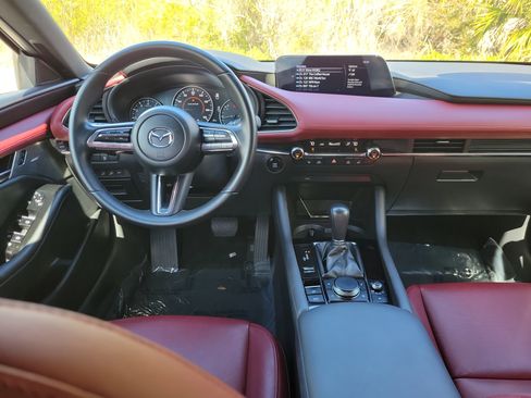 Used 2020 MAZDA MAZDA3 Hatchback w/ Premium Package image 13