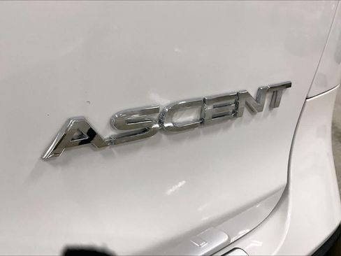 Used 2025 Subaru Ascent Premium AWD/4WD image 9
