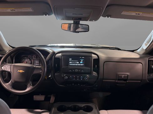 Used 2018 Chevrolet Silverado 1500 Custom w/ Custom Value Package AWD/4WD image 23