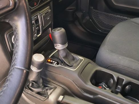 Used 2022 Jeep Wrangler Unlimited Sport AWD/4WD image 19