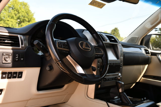Used 2021 Lexus GX 460 Premium w/ Premium Package AWD/4WD image 13