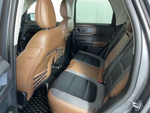 Used 2023 Ford Bronco Sport Outer Banks w/ Tech Package AWD/4WD image 12