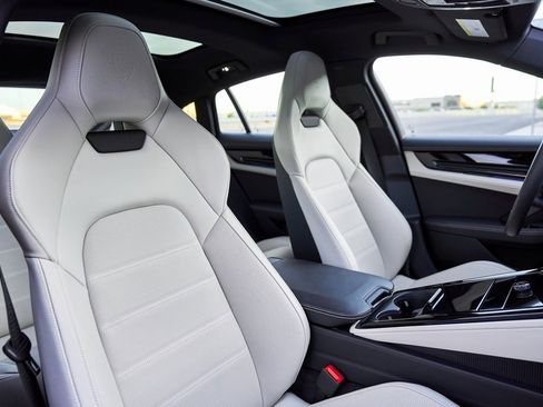 Used 2025 Porsche Panamera 4 w/ Premium Package image 46