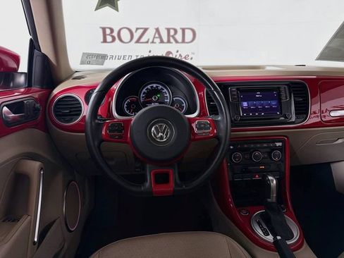 Used 2018 Volkswagen Beetle 2.0T SE FWD image 24