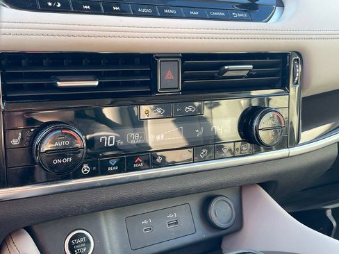 Used 2023 Nissan Rogue SL w/ SL Premium Package FWD image 14