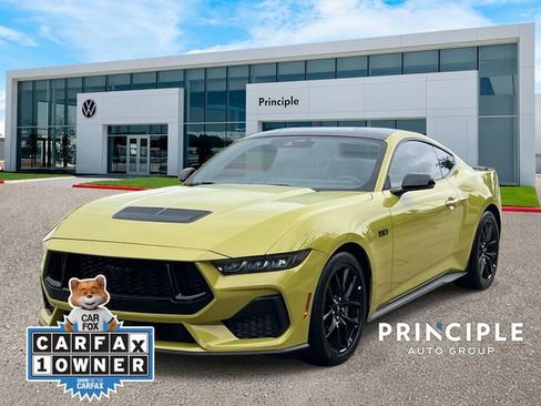 Used 2025 Ford Mustang GT Premium RWD image 1