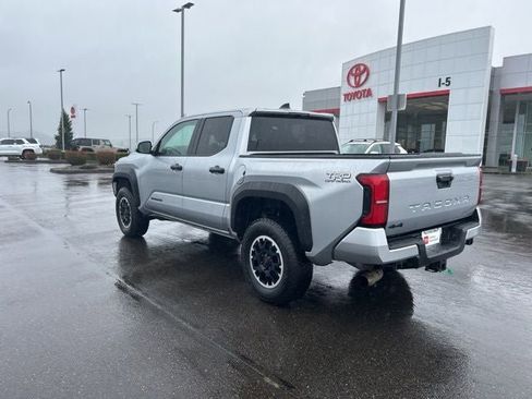 Used 2024 Toyota Tacoma TRD Off-Road AWD/4WD image 11