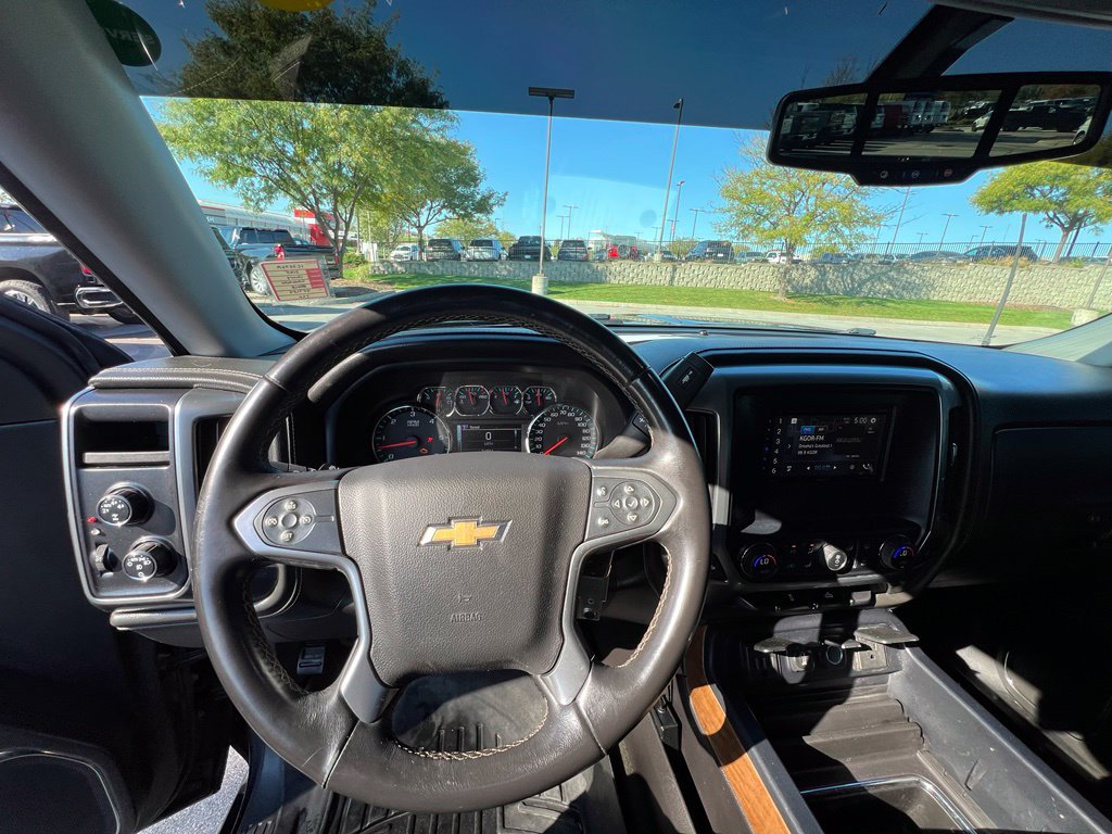 Used 2015 Chevrolet Silverado 1500 LTZ AWD/4WD image 34