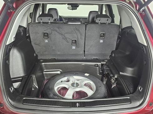 Used 2023 Jeep Grand Cherokee Limited image 20