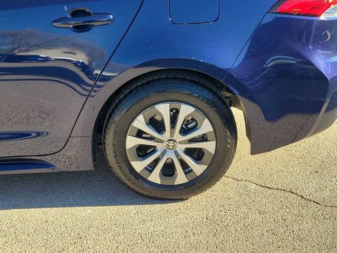 Used 2021 Toyota Corolla LE w/ Carpet Mat Package (TMS) image 8