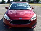 Used 2015 Ford Focus SE w/ SE Cold Weather Package image 4
