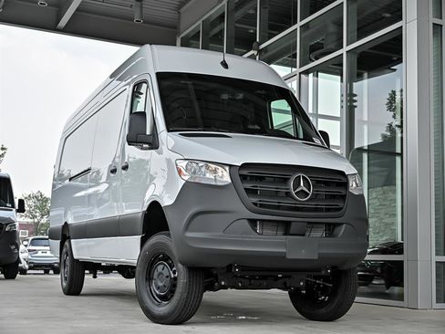 New 2025 Mercedes-Benz Sprinter 2500 image 1