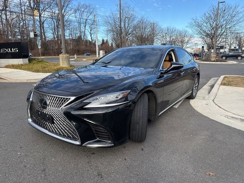 Used 2018 Lexus LS 500 AWD w/ Accessory Package (Z1) image 3